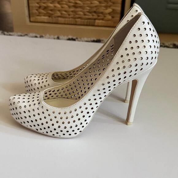 BCBGGeneration Polka White Perforated Heels size 6 NWOB - Picture 1 of 7